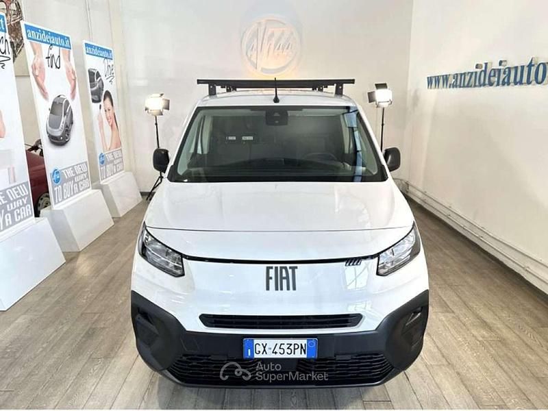 Usata Fiat Doblò 101 CV (74 kW) 2024 Bianco Monovolume