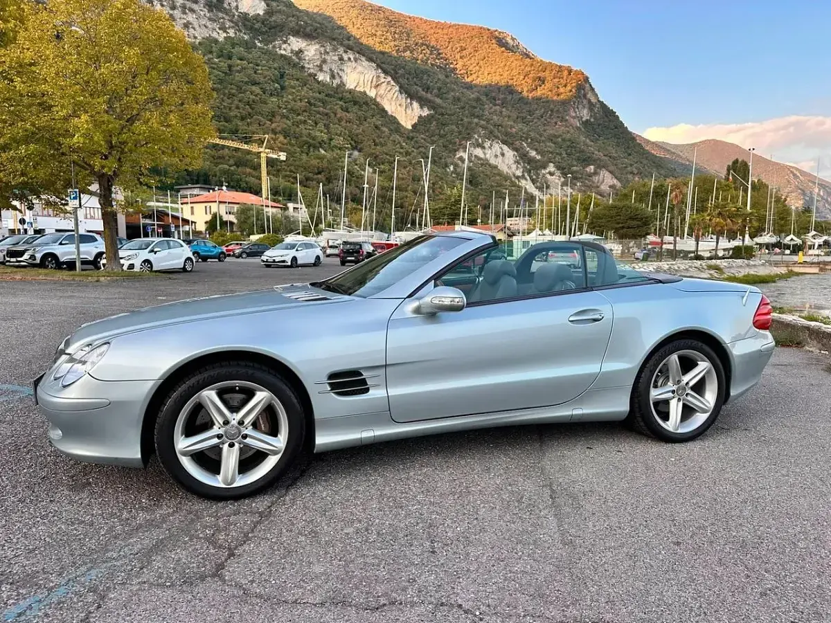 Usata Mercedes SL500 306 CV (225 kW) 2003 Argento Cabrio