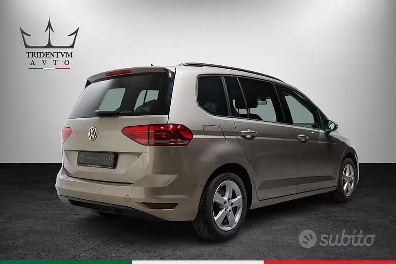 Usata VW Touran Comfortline 110 CV (80 kW) 2016 Grigio Monovolume