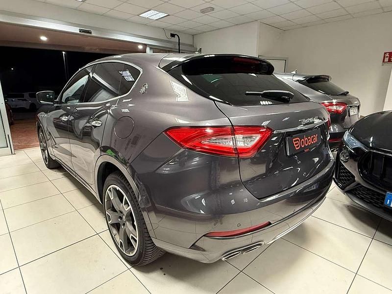 Usata Maserati Levante 275 CV (202 kW) 2017 Grigio SUV