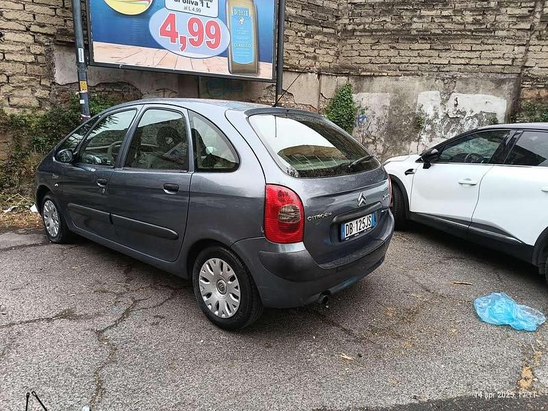 Usata Citroën Xsara Picasso 90 CV (66 kW) 2006 Blu/azzurro Monovolume