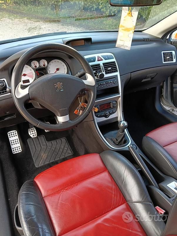 Usata Peugeot 307 CC 109 CV (80 kW) 2004 Grigio Cabrio