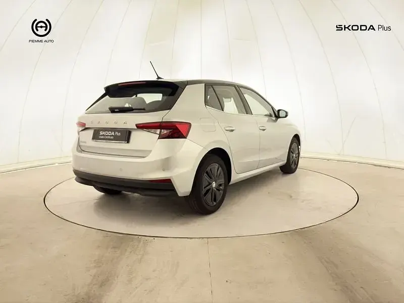 Usata Skoda Fabia Style 110 CV (80 kW) 2023 Argento tetto nero Utilitaria