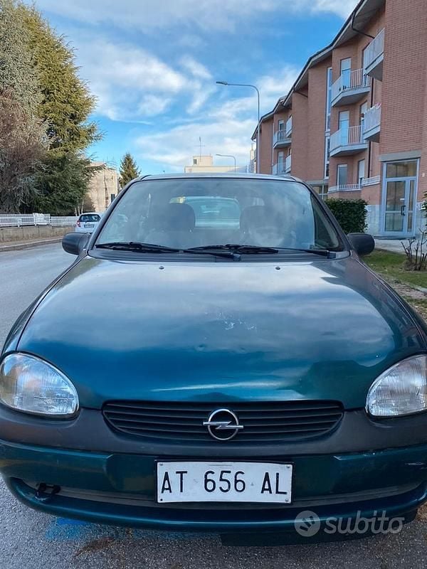 Usata Opel Corsa 1997 Verde Utilitaria