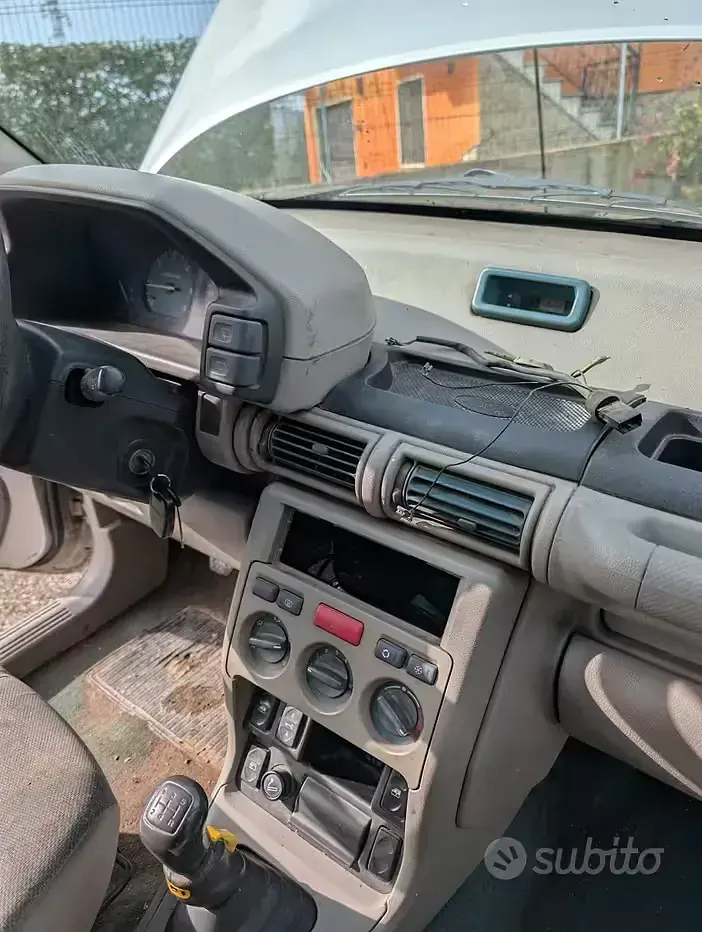 Usata Land Rover Freelander 97 CV (71 kW) 2000 Grigio SUV