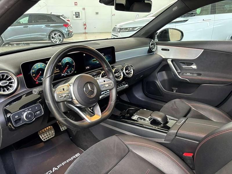 Usata Mercedes A180 Premium 116 CV (85 kW) 2019 Nero Berlina