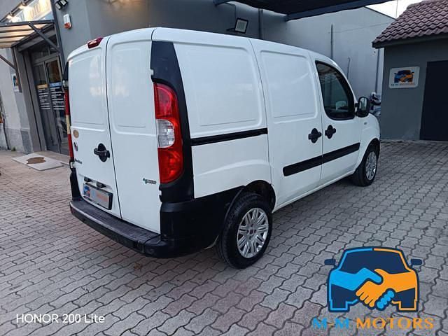 Usata Fiat Doblò 103 CV (75 kW) 2009 Bianco Monovolume