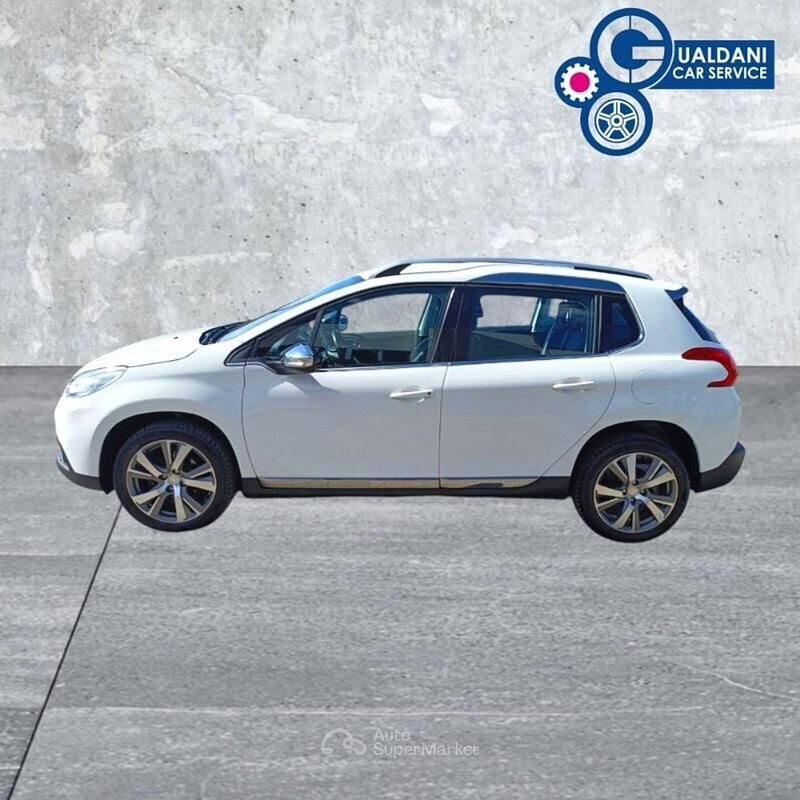 Usata Peugeot 2008 Allure 92 CV (67 kW) 2015 Bianco SUV