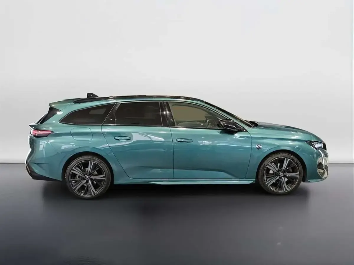 Usata Peugeot 308 SW GT 131 CV (96 kW) 2022 Verde Station wagon