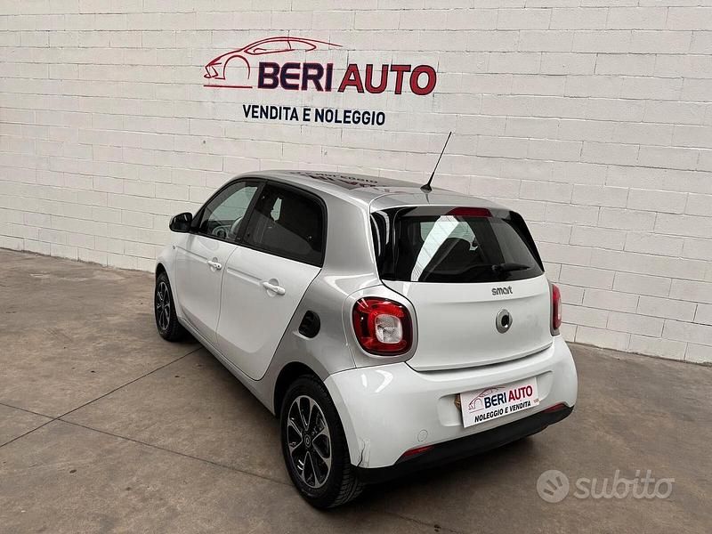 Usata Smart ForFour Prime 70 CV (51 kW) 2015 Bianco Utilitaria