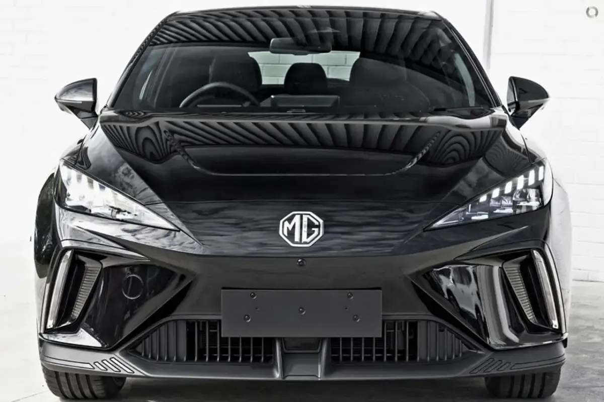 Usata MG MG4 EV Trophy 89 kW (122 CV) 2023 Nero Utilitaria