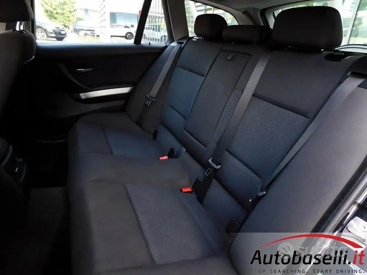 Usata BMW 320 Efficient Dynamics 177 CV (130 kW) 2010 Nero metallizato Station wagon