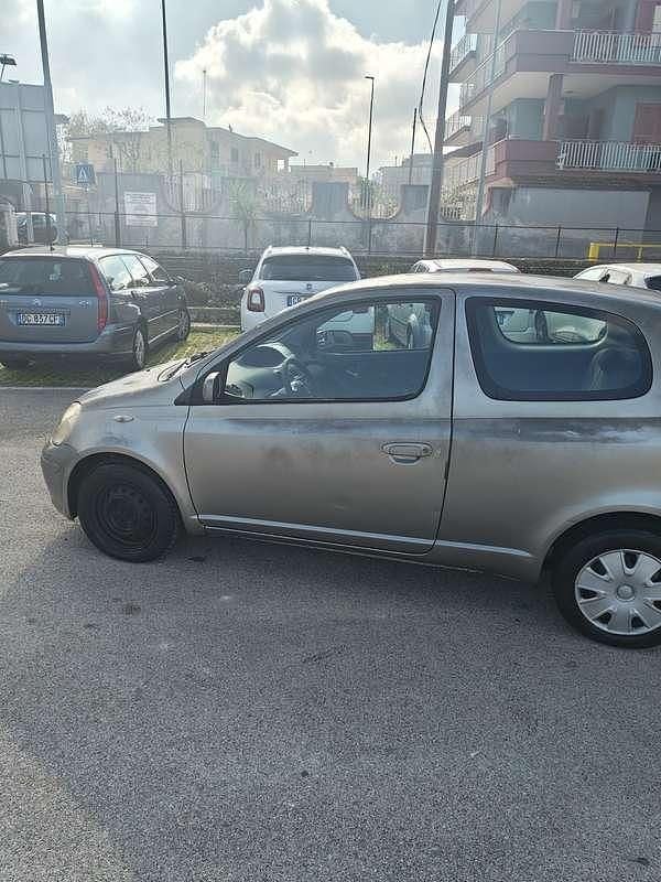 Usata Toyota Yaris 75 CV (55 kW) 2003 Berlina