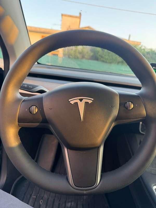 Usata Tesla Model Y RWD 88 kW (120 CV) 2024 Nero SUV