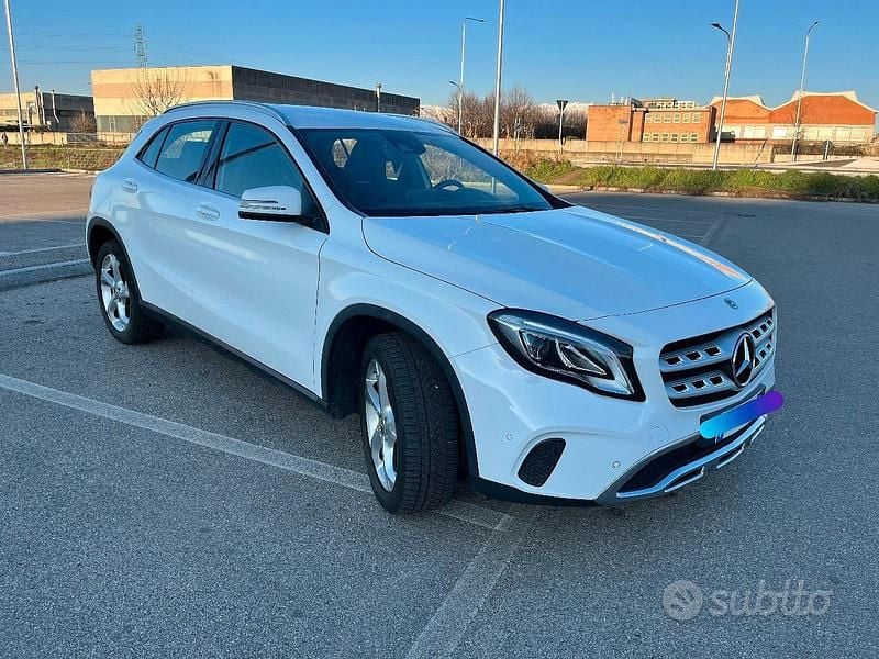 Usata 2018 Mercedes GLA180 SUV | 21.000 € (Molto cara) - Immagine 1/4