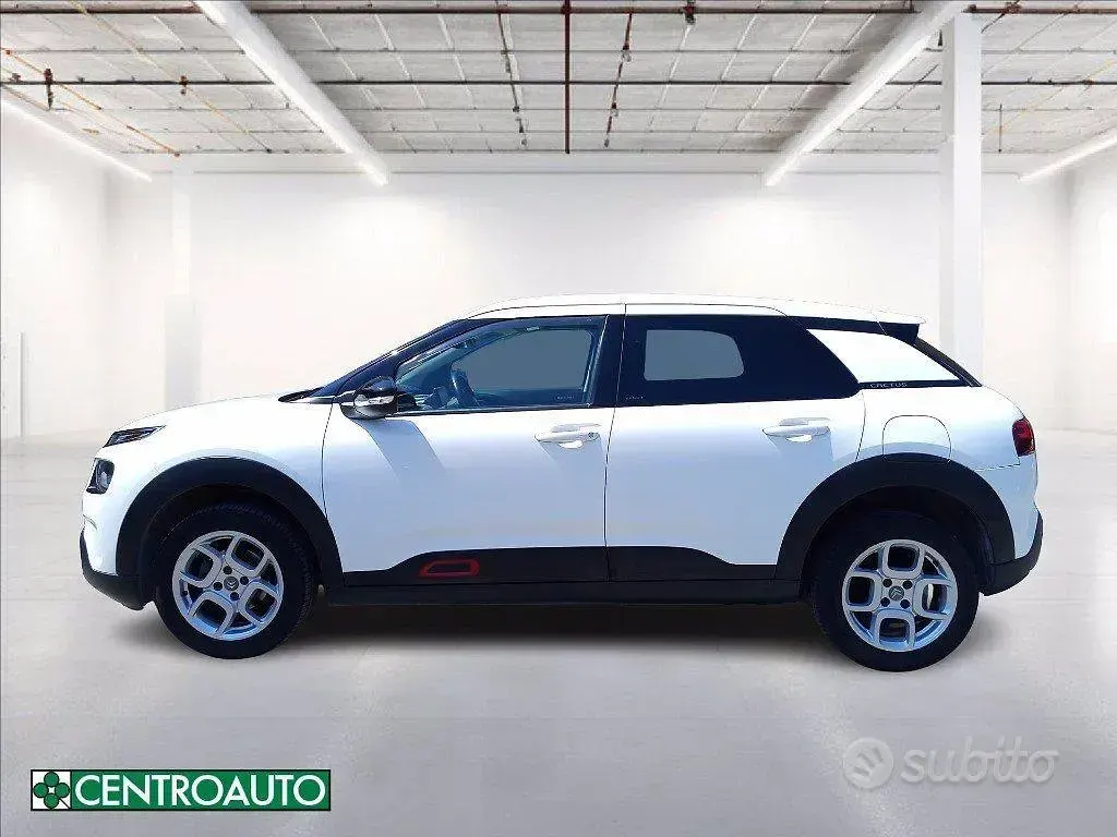 Usata Citroën C4 Shine 102 CV (75 kW) 2019 Bianco pastello SUV