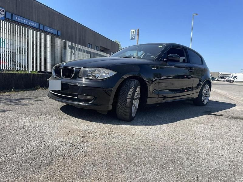 Usata BMW 118 2009 Nero Utilitaria