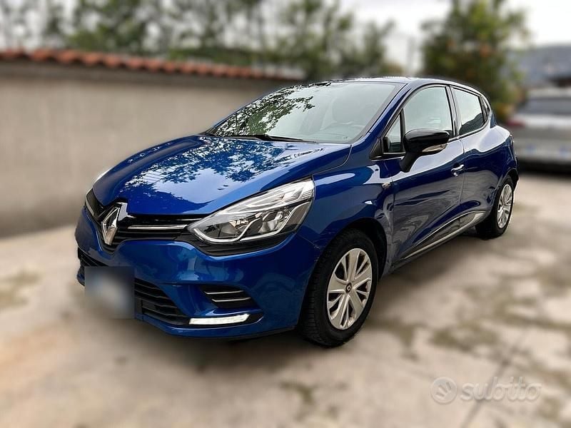 Blu Usata 2019 Renault Clio IV Tre volumi | 6500 € (Super prezzo) - Immagine 1/4