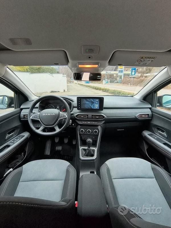 Usata Dacia Jogger 110 CV (80 kW) 2025 Grigio Monovolume