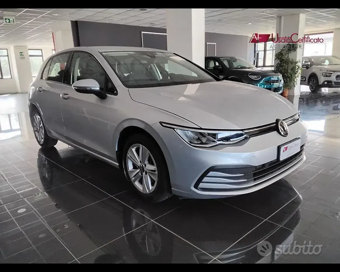 Usata VW Golf VII Life 150 CV (110 kW) 2021 Grigio Utilitaria