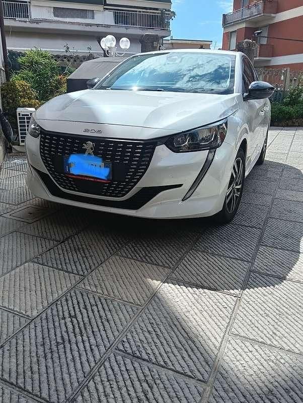 Usata Peugeot 208 Allure 101 CV (74 kW) 2022 Utilitaria