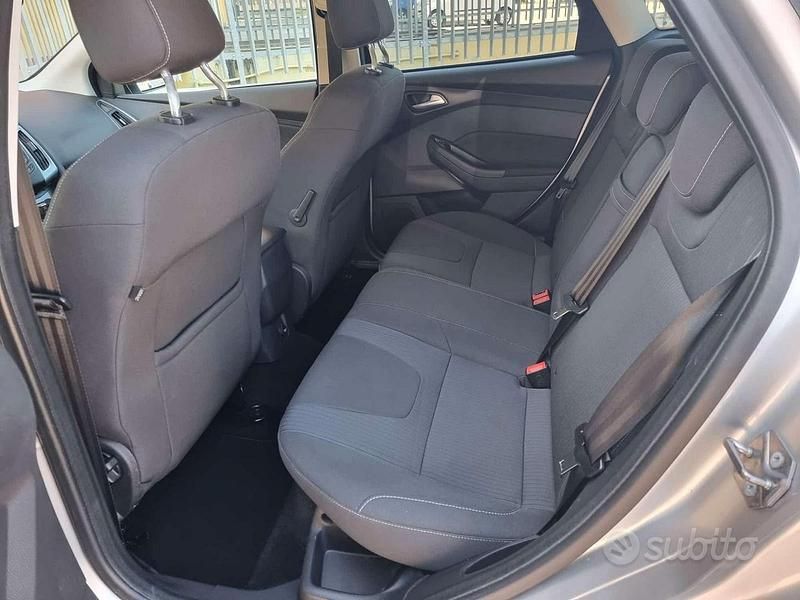 Usata Ford Focus Titanium 116 CV (85 kW) 2011 Grigio Station wagon