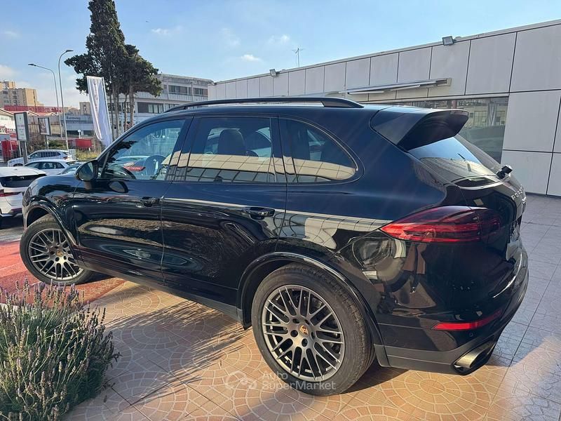Usata Porsche Cayenne Platinum Edition 250 CV (183 kW) 2018 Nero mettalizzzato SUV