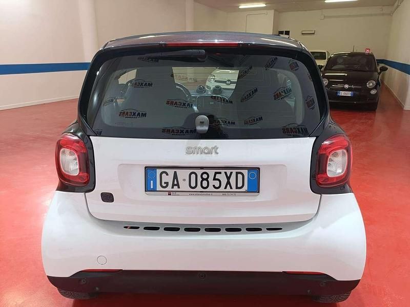 Usata Smart ForTwo Coupé 60 kW (82 CV) 2020 Bianco/nero Coupé