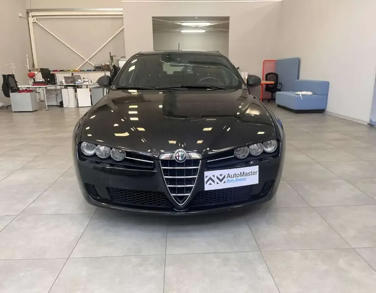Usata Alfa Romeo 159 Distinctive 170 CV (125 kW) 2011 Nero Berlina
