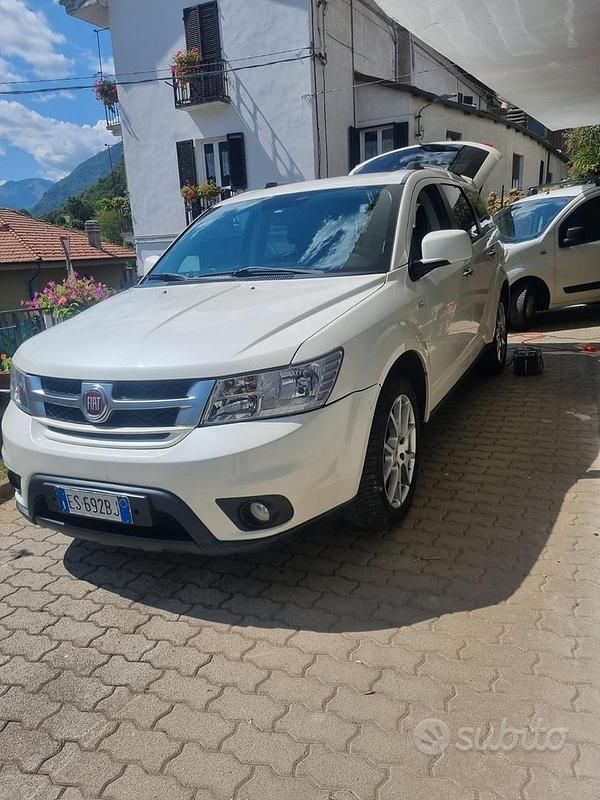 Usata Fiat Freemont 170 CV (125 kW) 2013 Bianco SUV