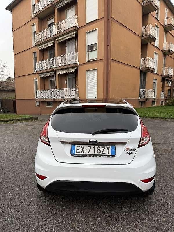 Usata Ford Fiesta Titanium 90 CV (66 kW) 2012 Berlina