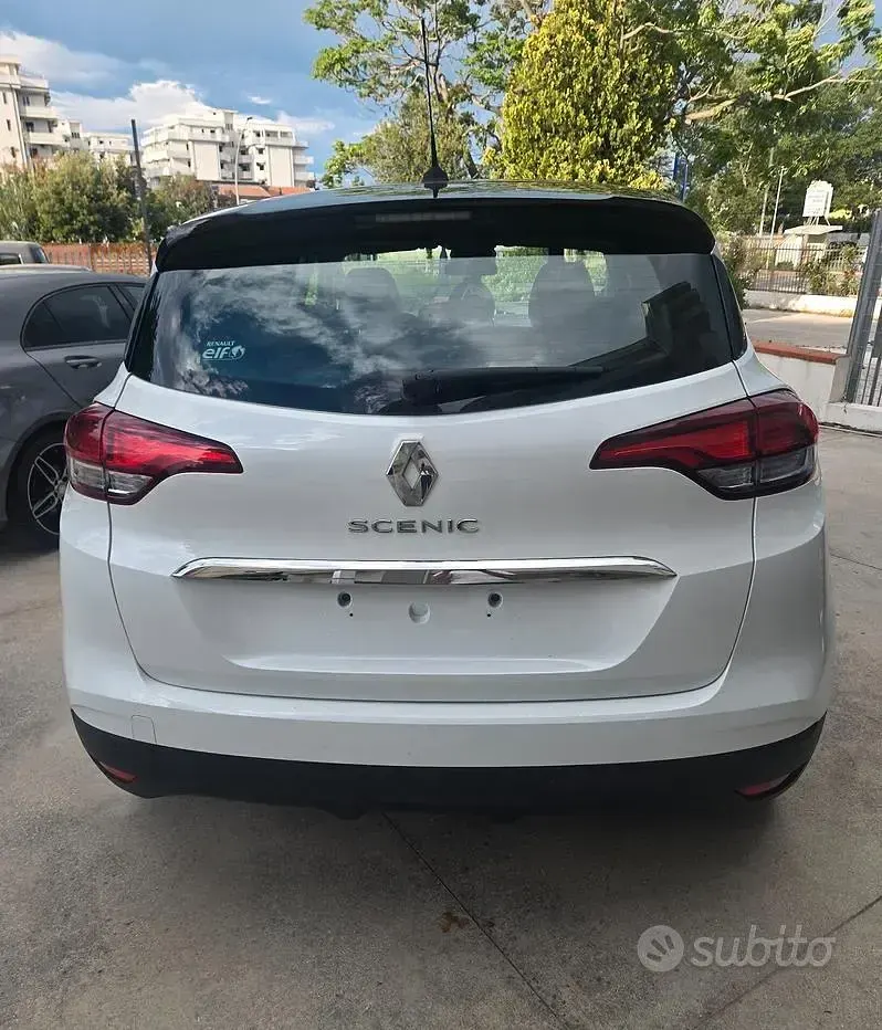 Usata Renault Scénic IV Initiale 163 CV (119 kW) 2018 Bianco Monovolume