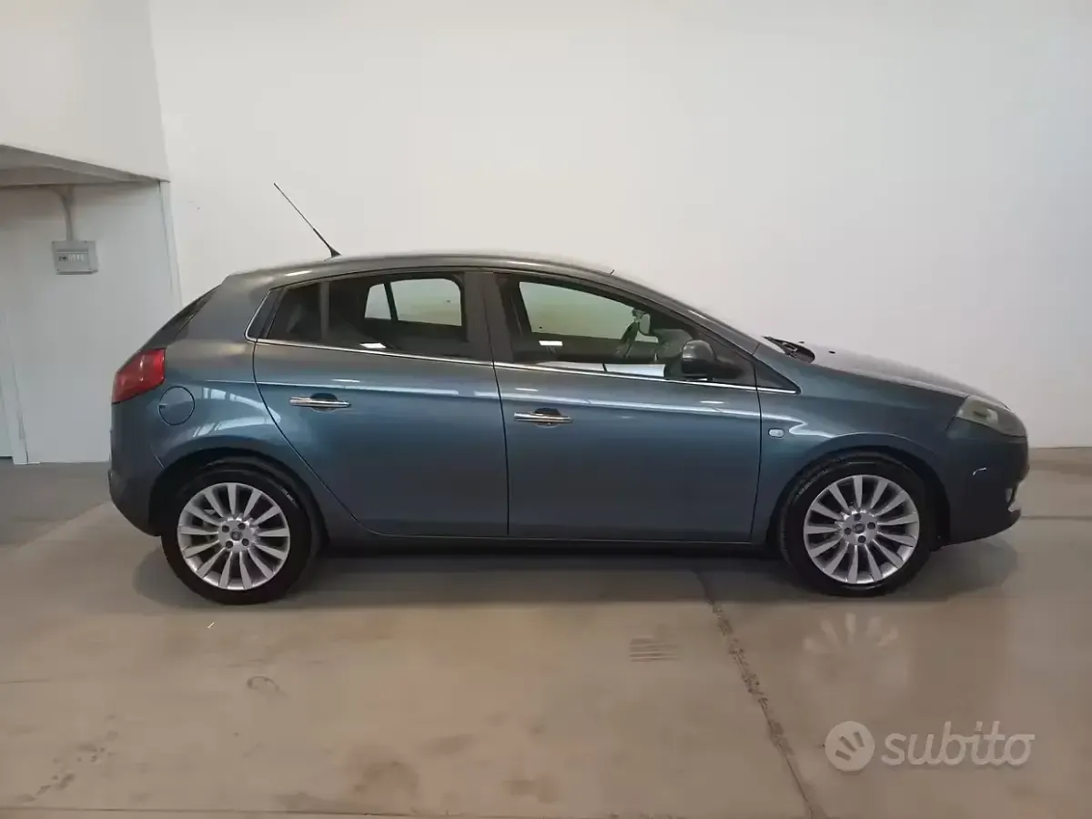 Usata Fiat Bravo Emotion 105 CV (77 kW) 2011 Blu Utilitaria