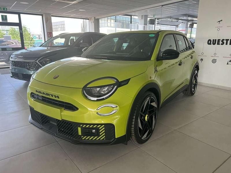 Nuova Fiat 600E 105 kW (143 CV) 2025 Acid green SUV