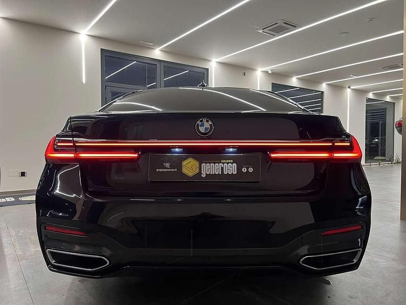 Usata BMW 730L M Sport 286 CV (210 kW) 2021 Blu/azzurro Berlina
