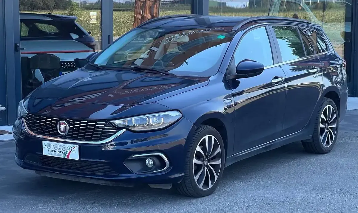 Usata Fiat Tipo Easy 120 CV (88 kW) 2019 Blu/azzurro Station wagon