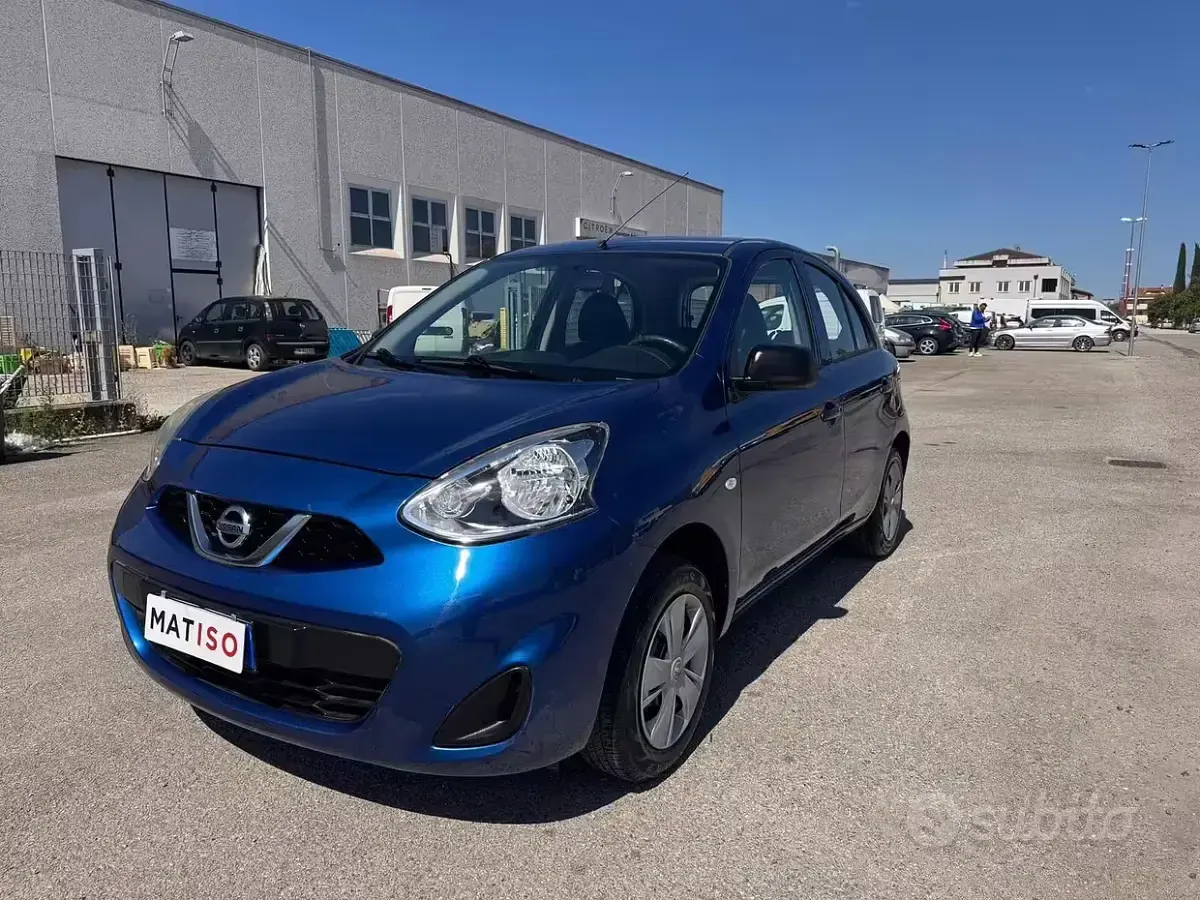 Usata Nissan Micra Tekna 80 CV (58 kW) 2016 Bluazzurro Utilitaria