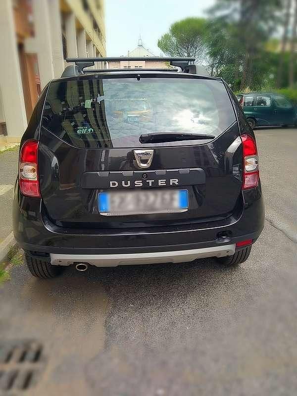 Usata Dacia Duster Lauréate 105 CV (77 kW) 2014 Nero SUV