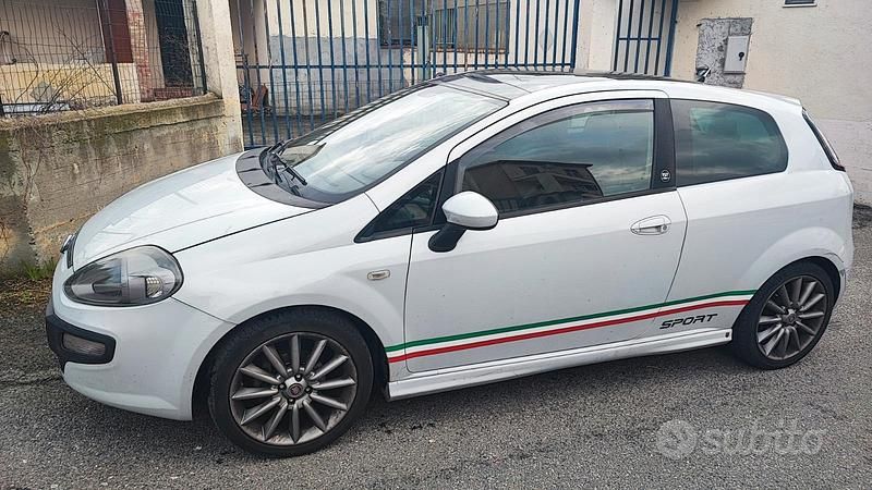 Usata Fiat Punto Evo 77 CV (56 kW) 2011 Utilitaria