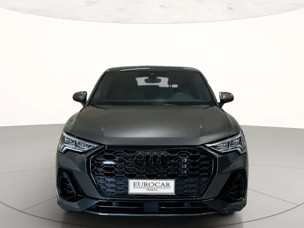 Usata Audi Q3 Sportback S-Line 193 CV (141 kW) 2025 Grigio daytona perlato SUV