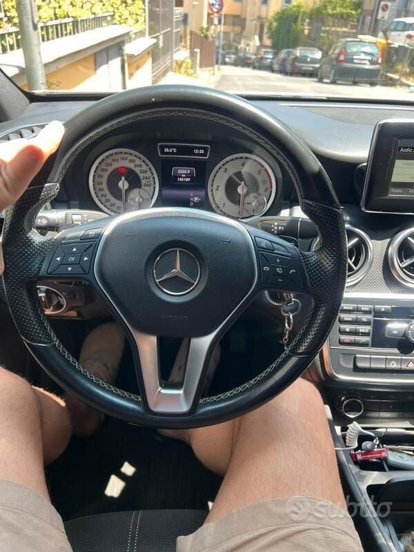 Usata Mercedes A180 109 CV (80 kW) 2015 Bianco Utilitaria