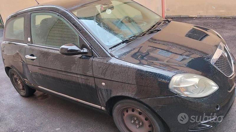 Usata Lancia Ypsilon 77 CV (56 kW) 2009 Nero Utilitaria