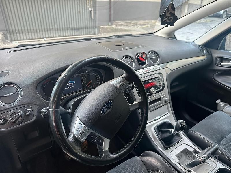 Usata Ford S-MAX 140 CV (102 kW) 2009 Monovolume