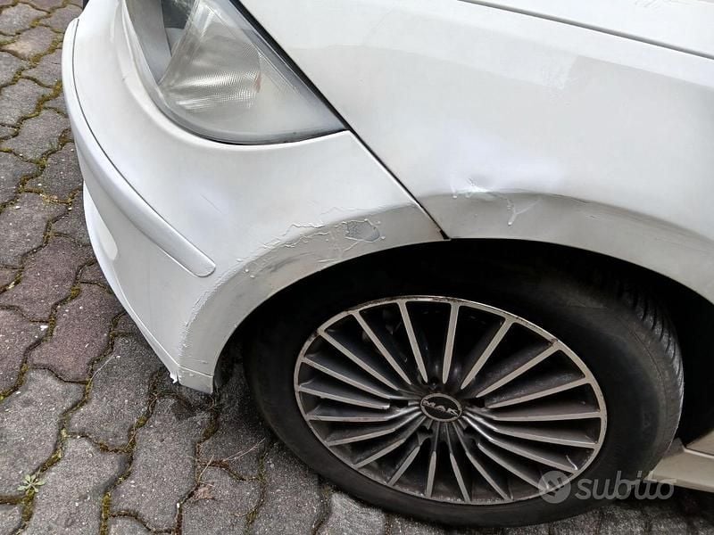 Usata BMW 118 2009 Bianco Utilitaria