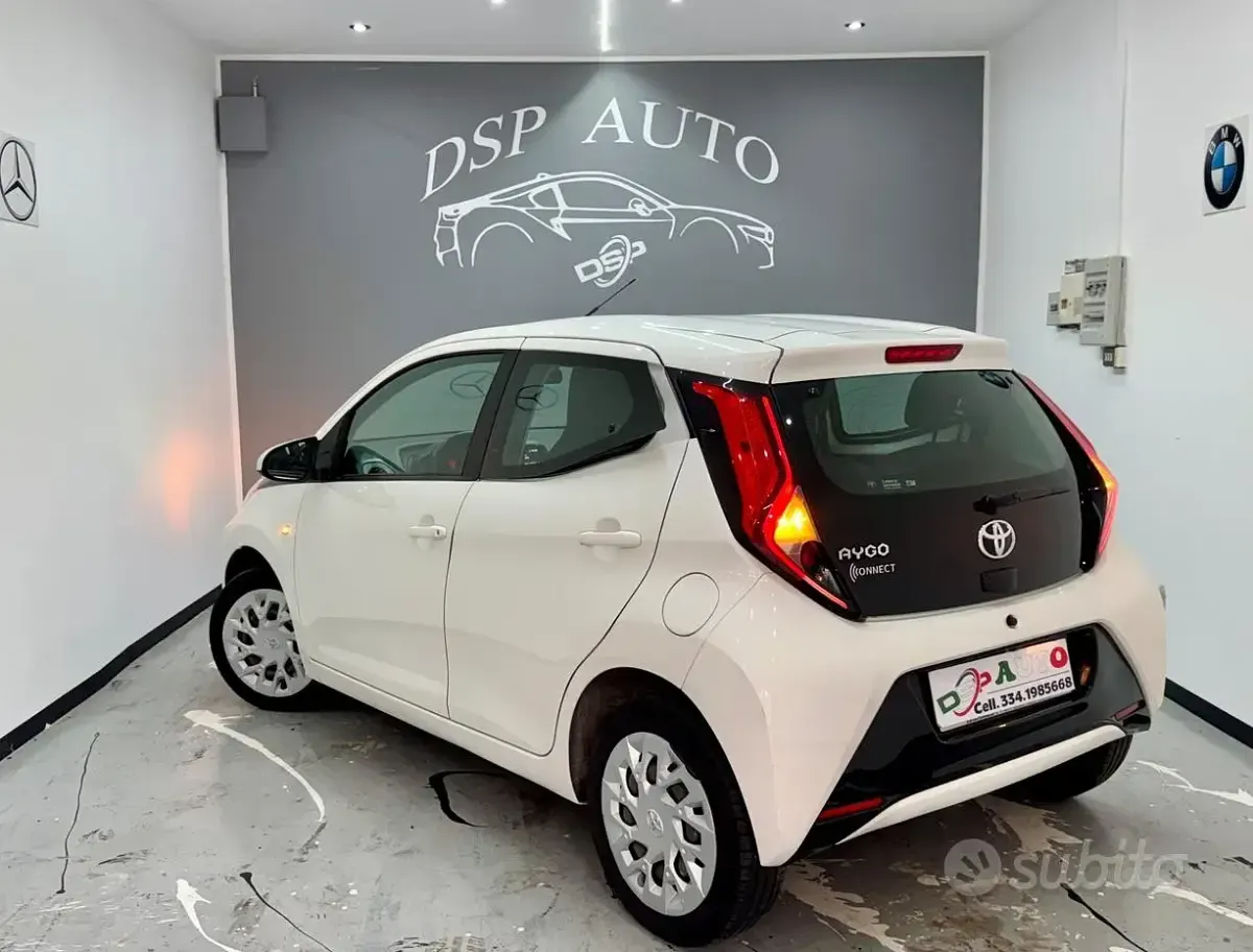 Usata Toyota Aygo Connect Style 72 CV (52 kW) 2019 Bianco Utilitaria