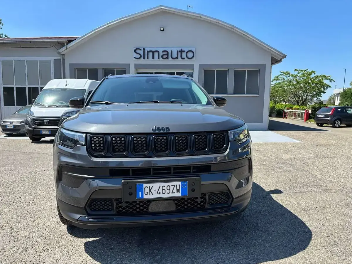 Usata Jeep Compass Night Eagle 131 CV (96 kW) 2022 Grigio SUV