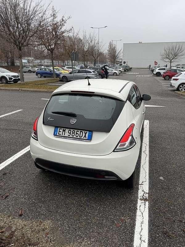 Usata Lancia Ypsilon Platinum 69 CV (50 kW) 2012 Utilitaria