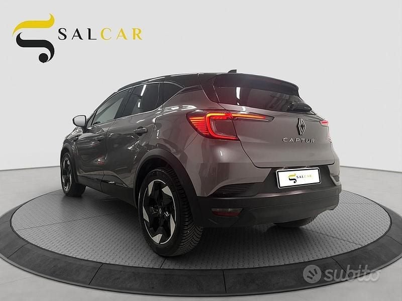 Usata Renault Captur Techno 91 CV (66 kW) 2025 Grigio SUV