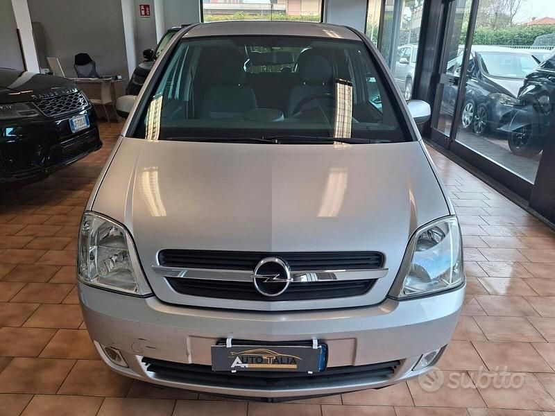 Usata Opel Meriva Cosmo 101 CV (74 kW) 2004 Grigio Monovolume