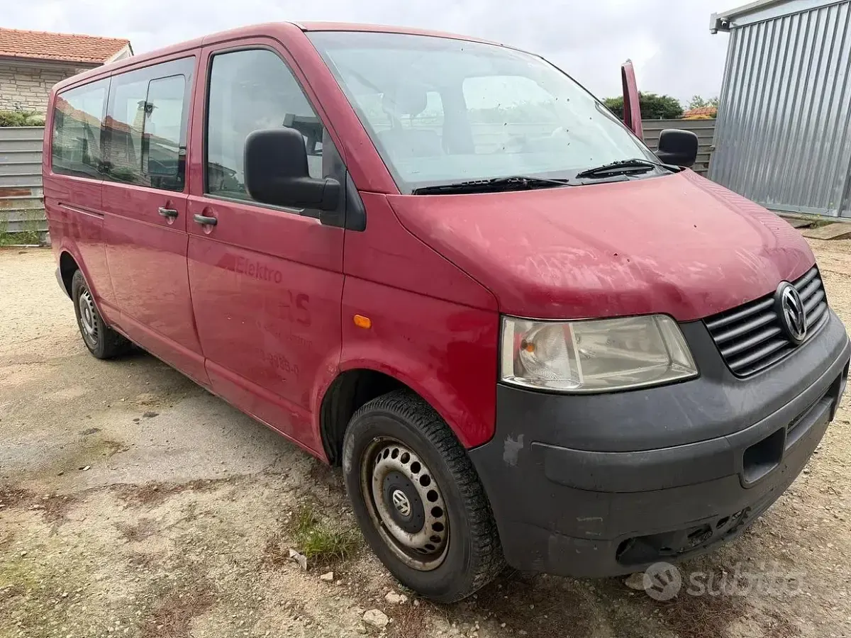 Usata VW Transporter 131 CV (96 kW) 2005 Rosso Furgone